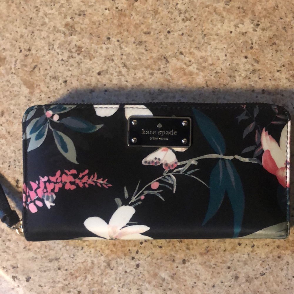 Kate spade wallet. NWT